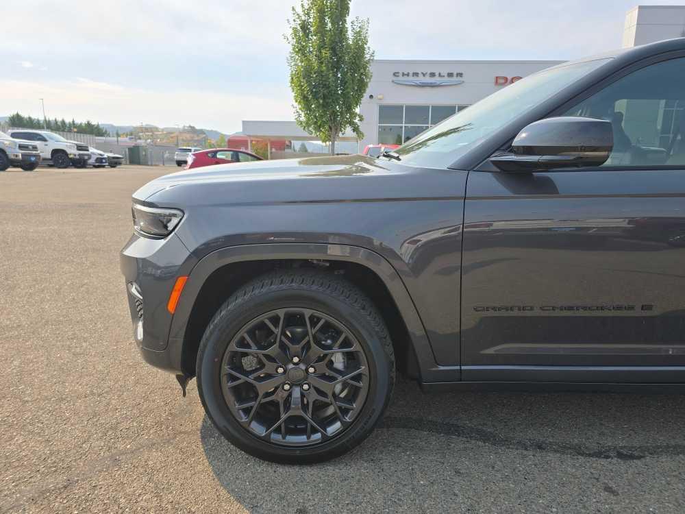 new 2025 Jeep Grand Cherokee car, priced at $58,995