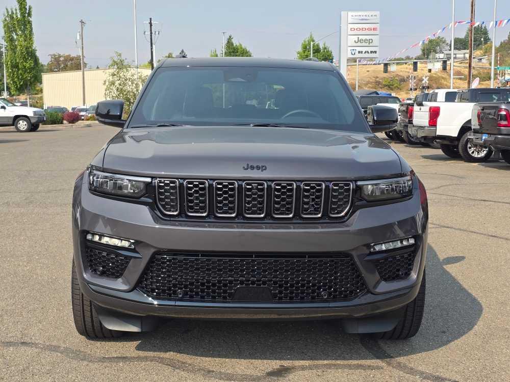 new 2025 Jeep Grand Cherokee car, priced at $58,995