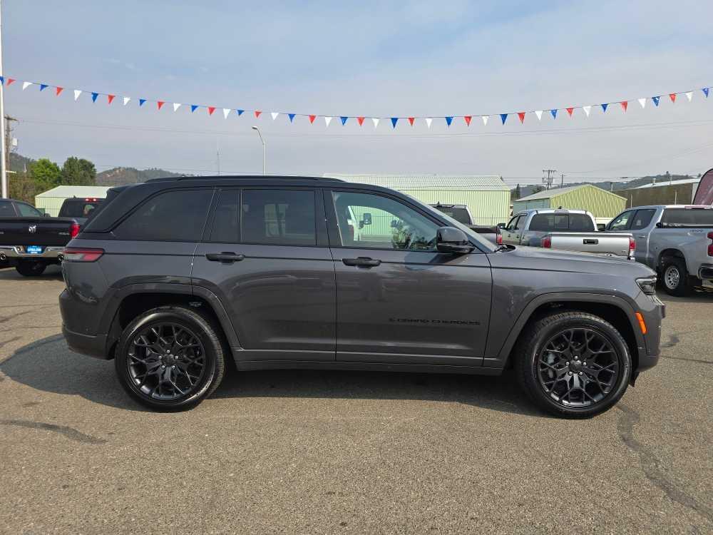 new 2025 Jeep Grand Cherokee car, priced at $58,995