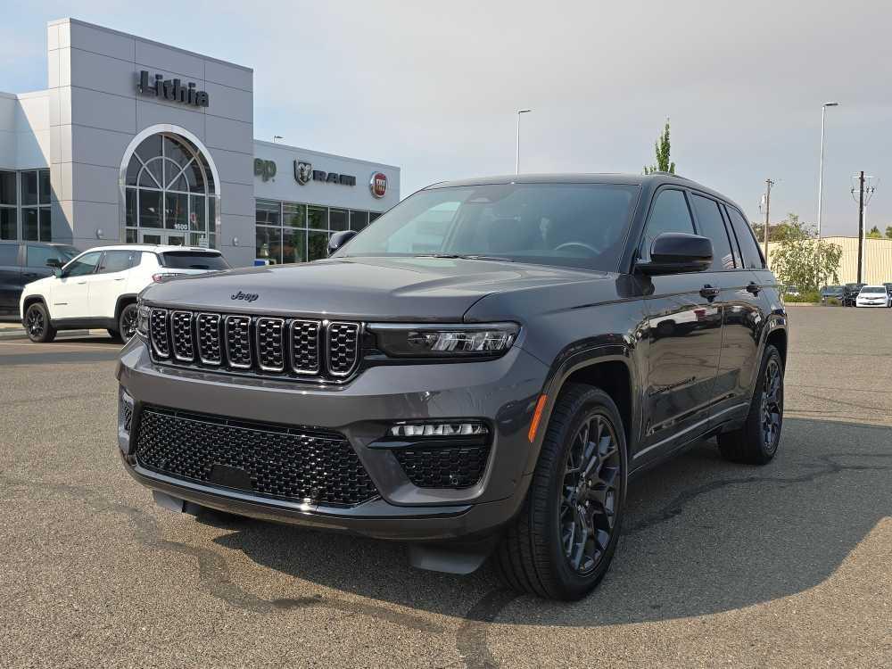 new 2025 Jeep Grand Cherokee car, priced at $58,995