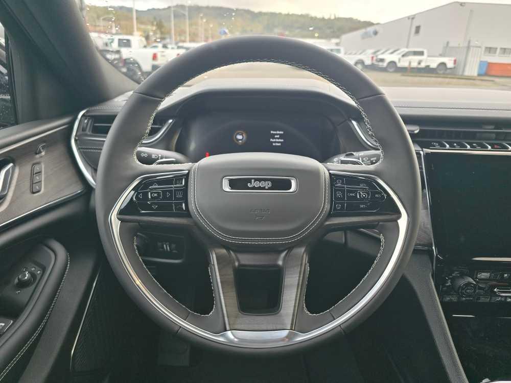 new 2025 Jeep Grand Cherokee car, priced at $56,995