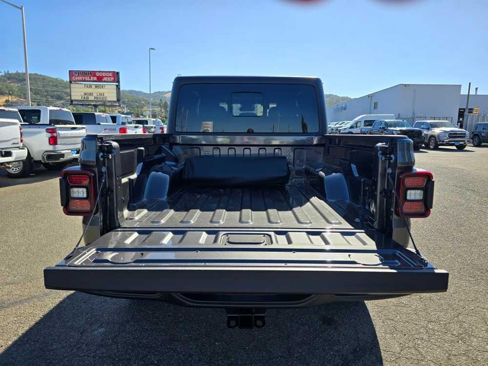 new 2025 Jeep Gladiator car, priced at $47,495