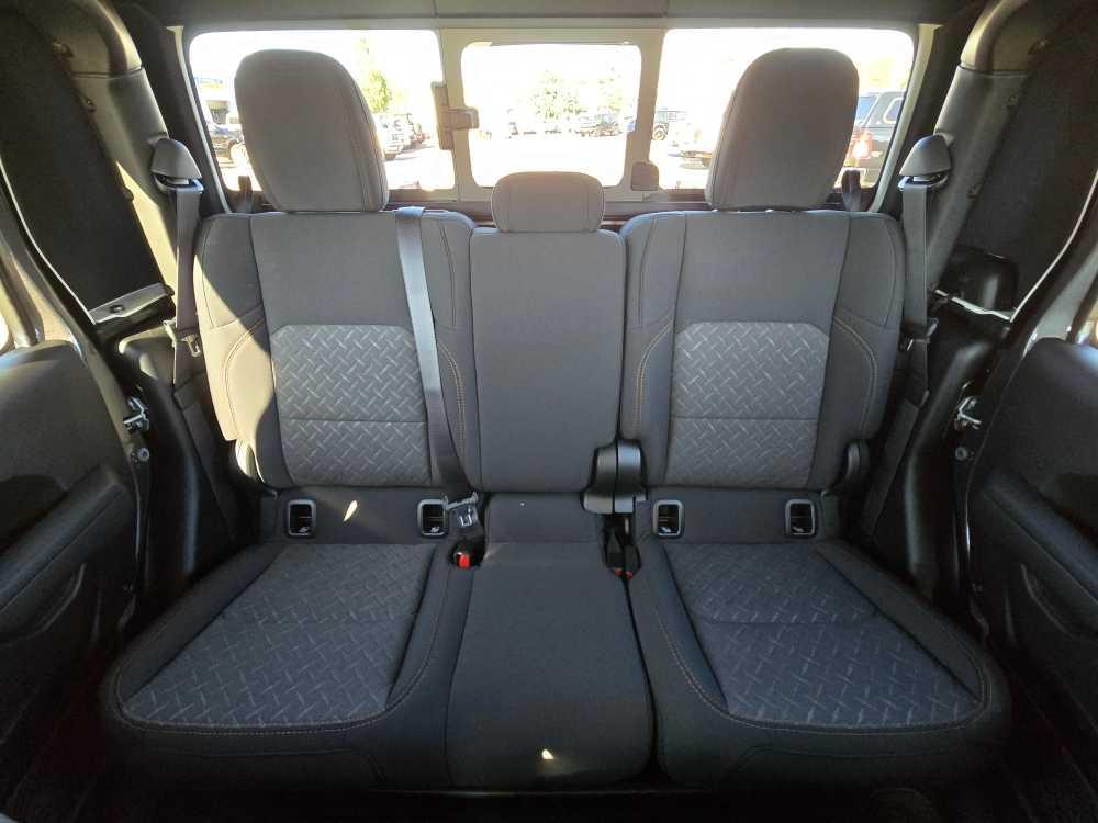 new 2025 Jeep Gladiator car, priced at $47,495