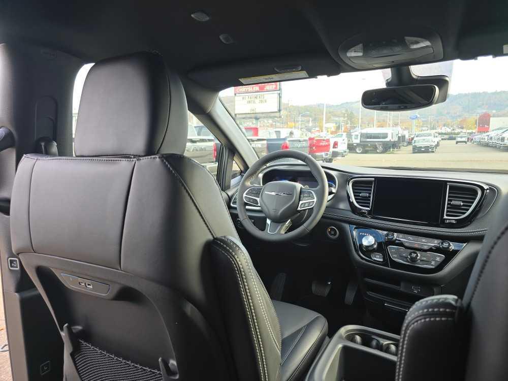 new 2026 Chrysler Pacifica car, priced at $42,995