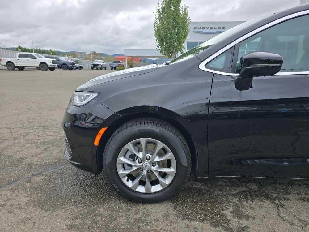 new 2026 Chrysler Pacifica car, priced at $44,995