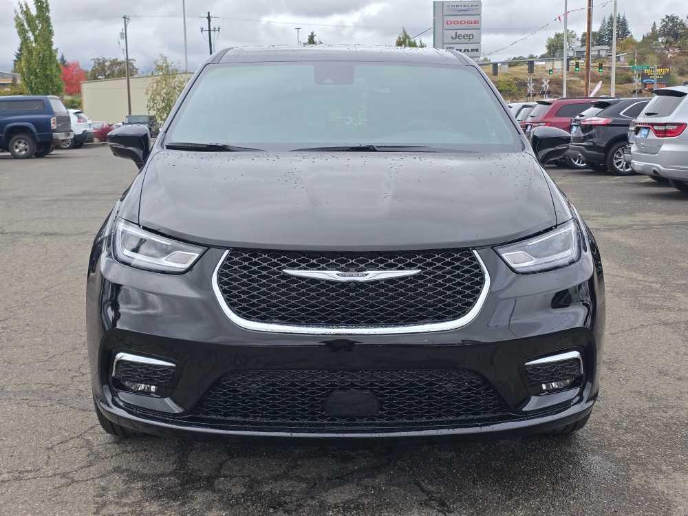 new 2026 Chrysler Pacifica car, priced at $44,995