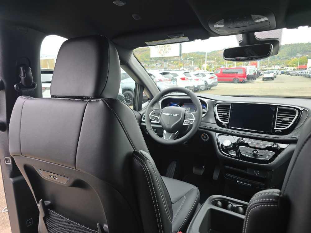new 2026 Chrysler Pacifica car, priced at $44,995