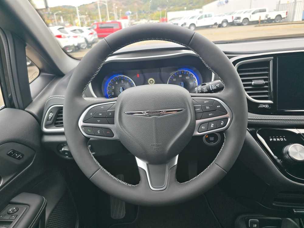 new 2026 Chrysler Pacifica car, priced at $44,995