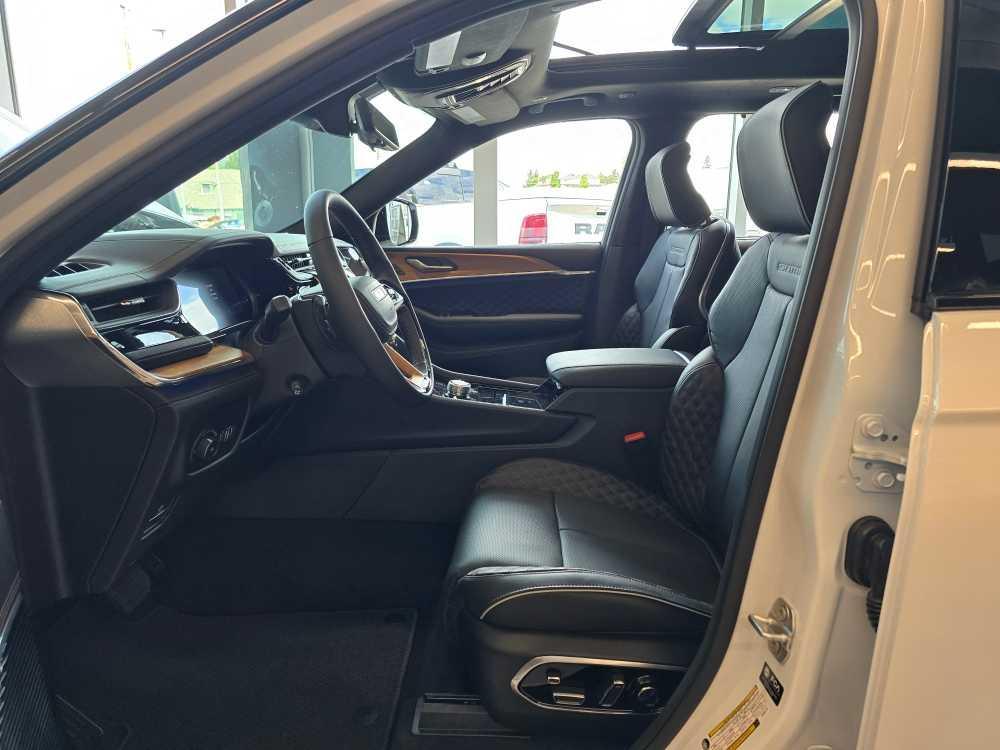 new 2025 Jeep Grand Cherokee car, priced at $66,366