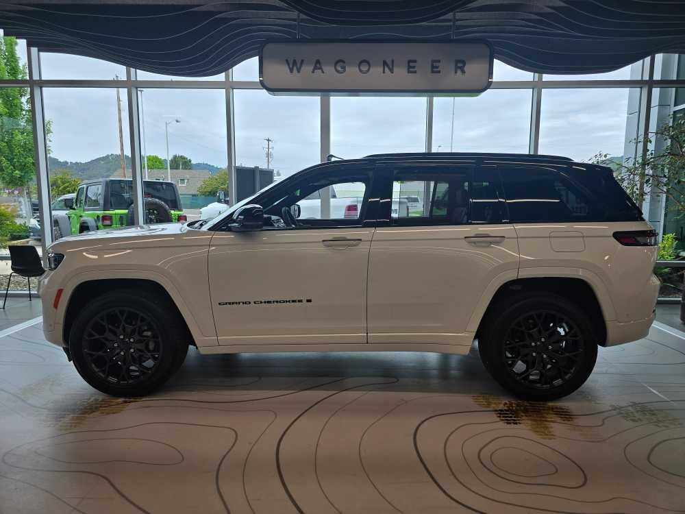 new 2025 Jeep Grand Cherokee car, priced at $66,366