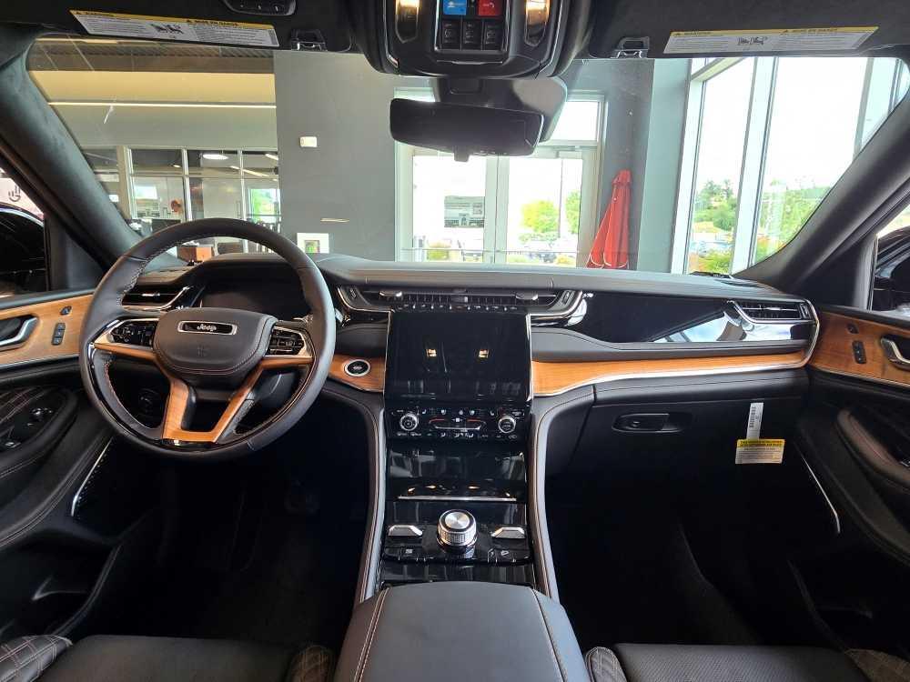 new 2025 Jeep Grand Cherokee car, priced at $66,366