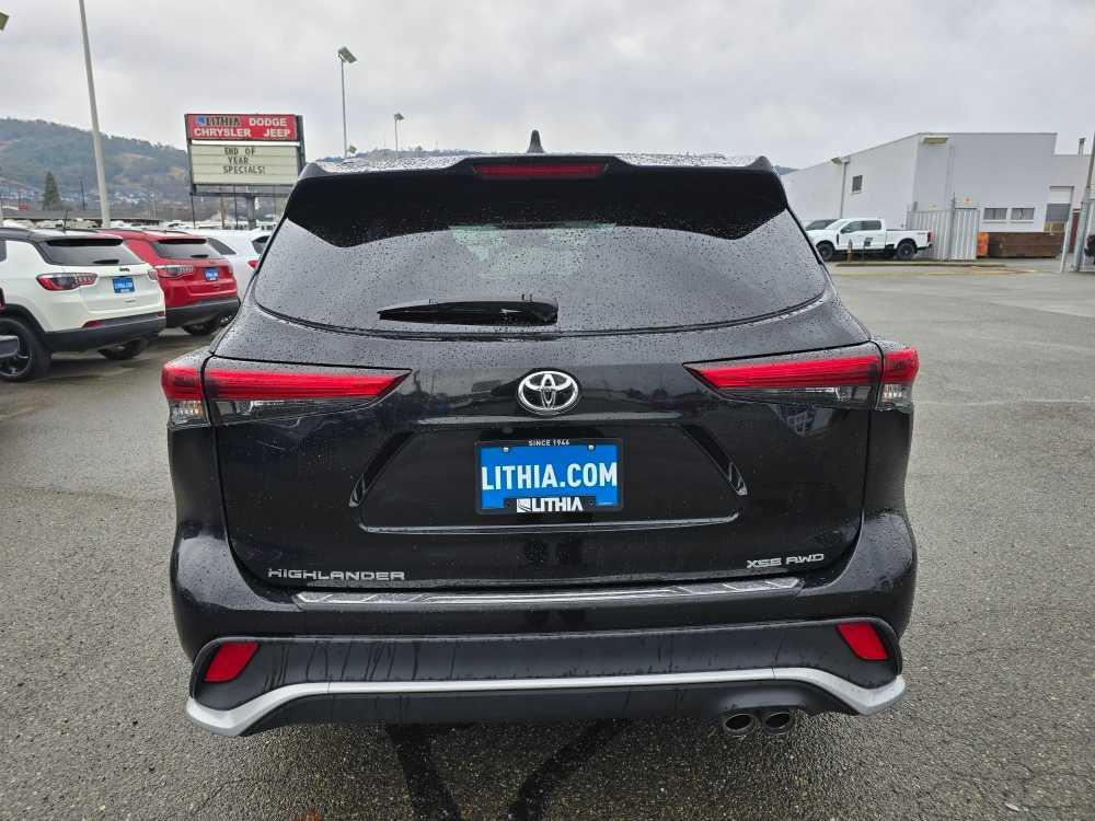 used 2021 Toyota Highlander car, priced at $35,995