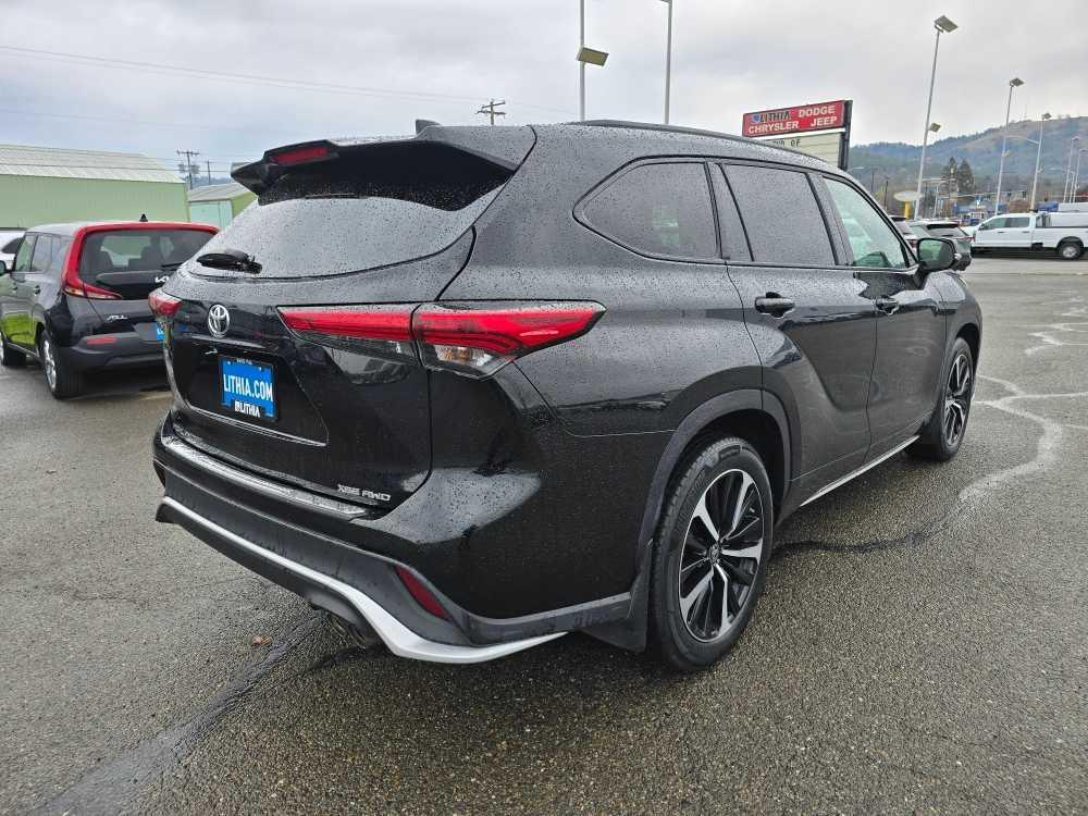 used 2021 Toyota Highlander car, priced at $35,995