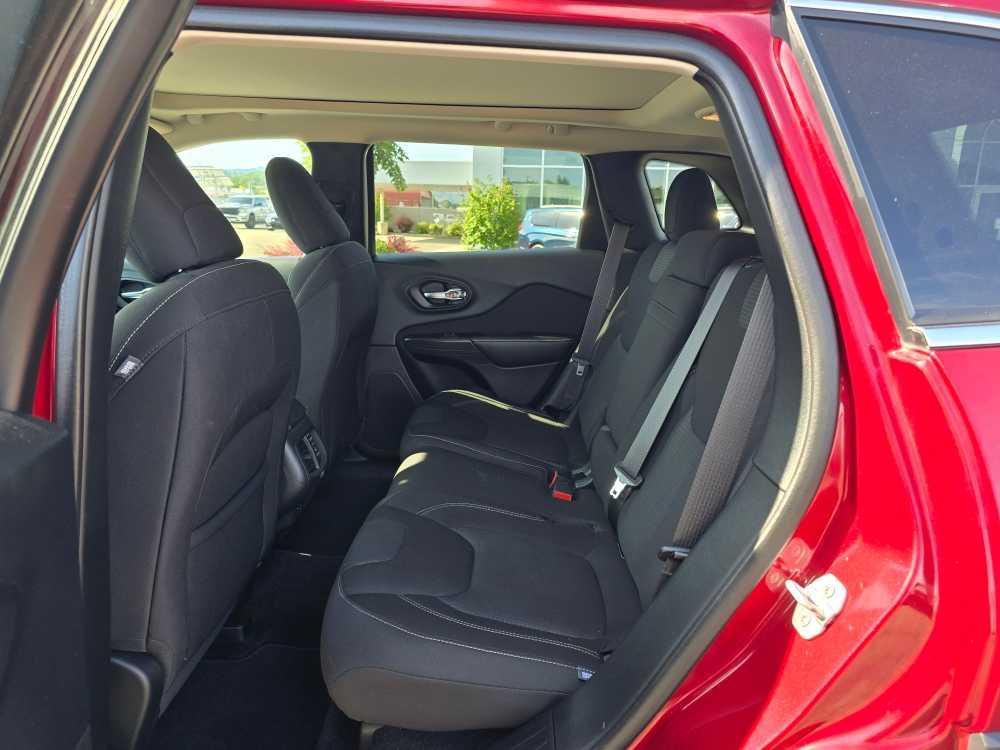 used 2016 Jeep Cherokee car, priced at $13,995