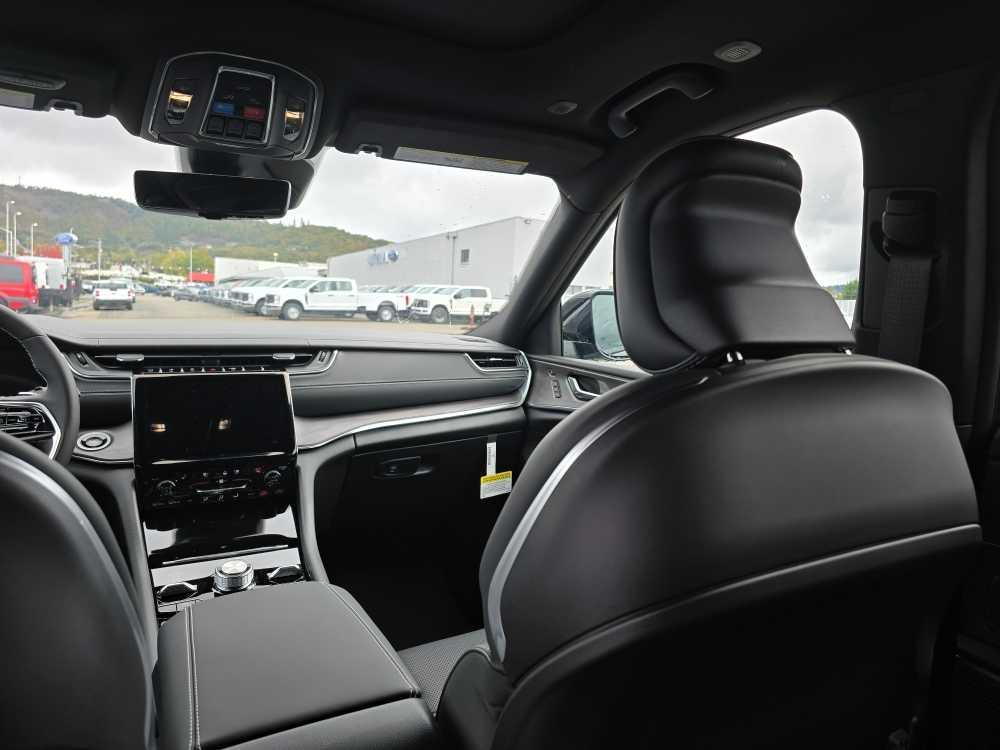 new 2025 Jeep Grand Cherokee L car, priced at $57,995