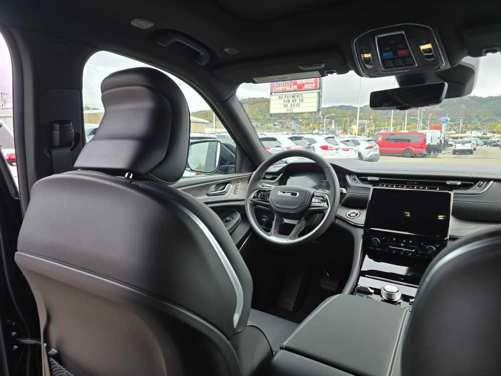 new 2025 Jeep Grand Cherokee L car, priced at $57,995