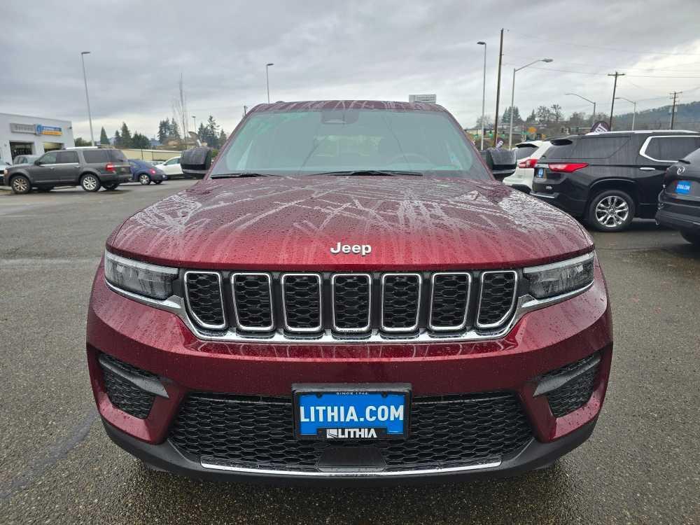 new 2025 Jeep Grand Cherokee car, priced at $35,495