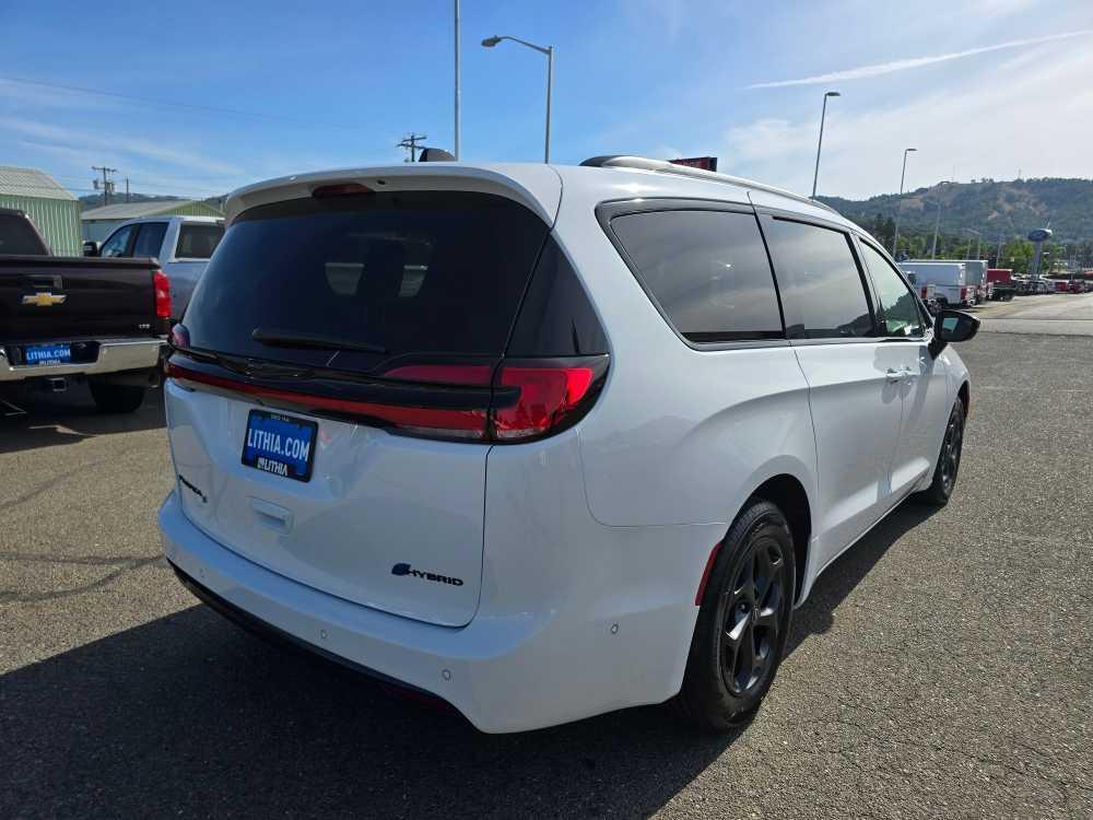 new 2025 Chrysler Pacifica Hybrid car, priced at $49,495