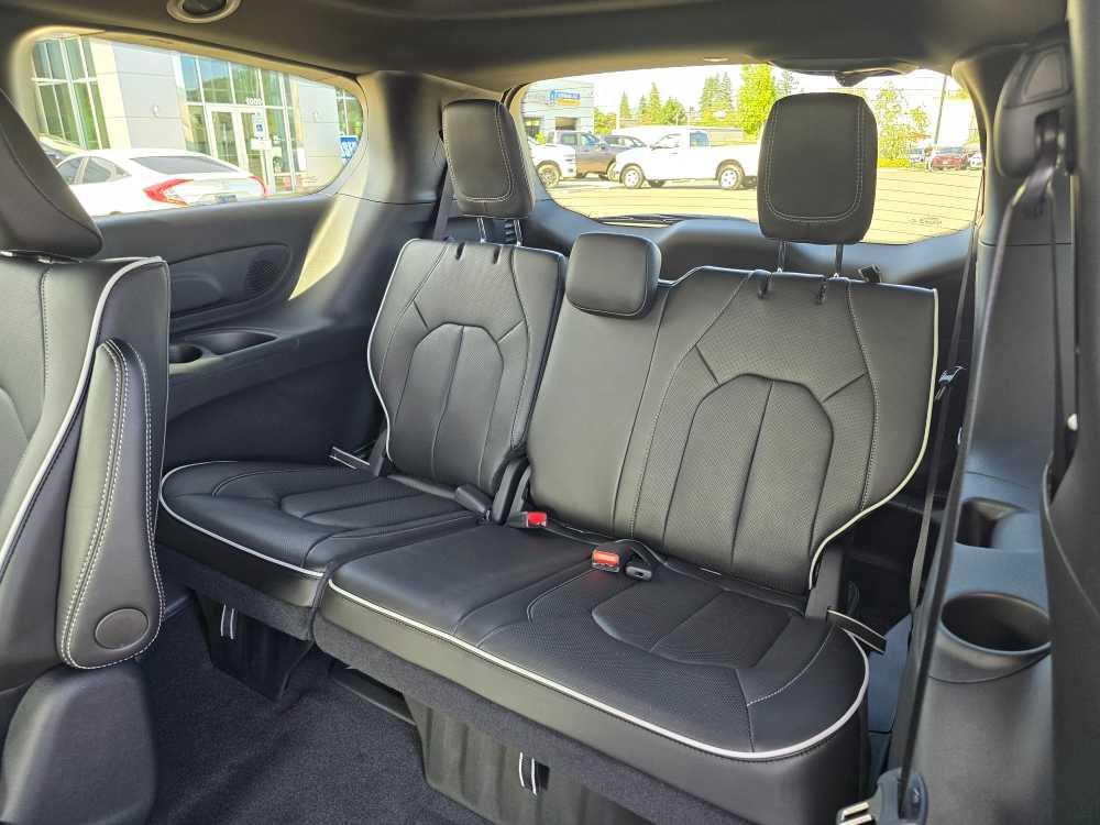 new 2025 Chrysler Pacifica Hybrid car, priced at $49,495