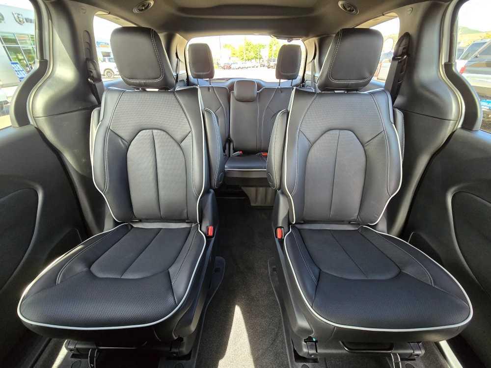 new 2025 Chrysler Pacifica Hybrid car, priced at $49,495