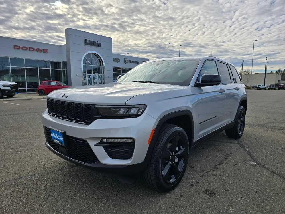 new 2025 Jeep Grand Cherokee car, priced at $47,995