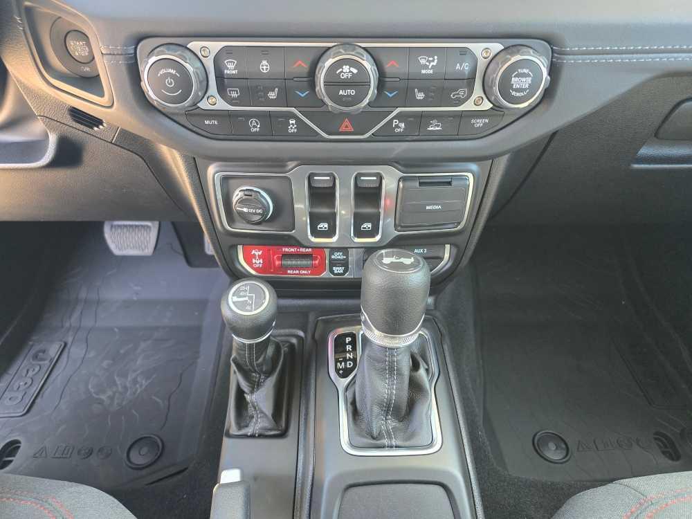 new 2025 Jeep Wrangler car, priced at $53,495