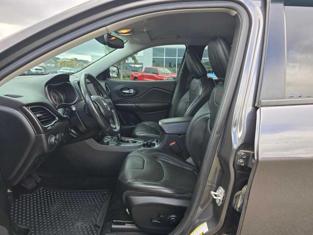 used 2019 Jeep Cherokee car, priced at $20,995