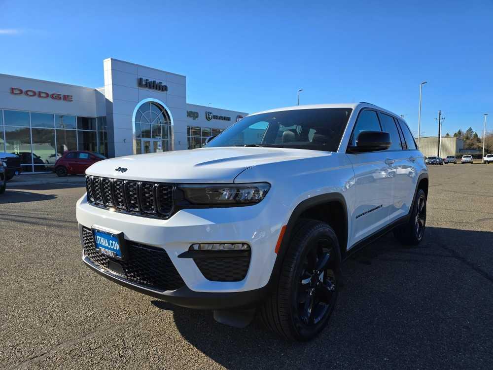 new 2025 Jeep Grand Cherokee car, priced at $48,995