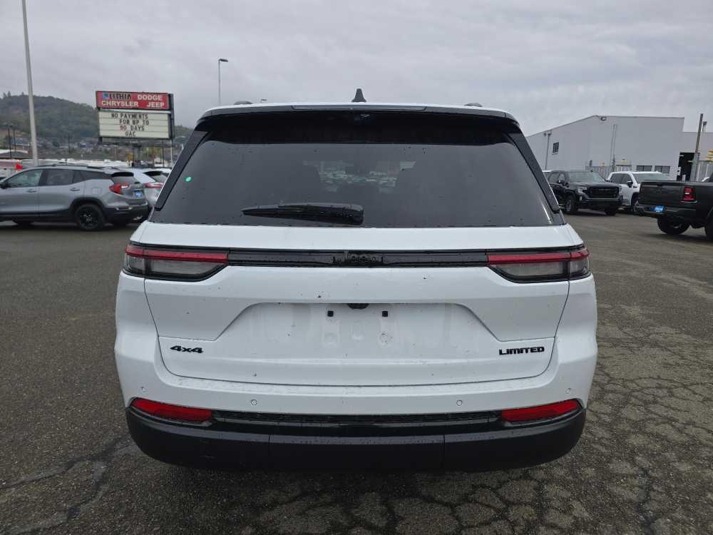new 2025 Jeep Grand Cherokee car, priced at $49,995