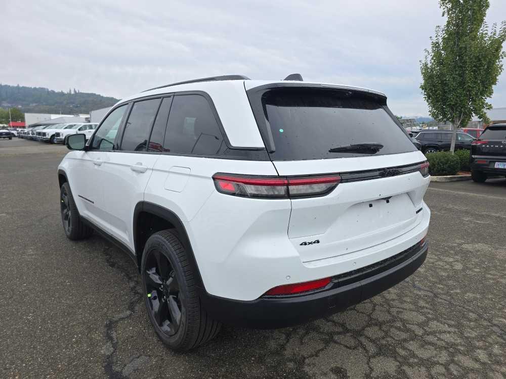 new 2025 Jeep Grand Cherokee car, priced at $49,995