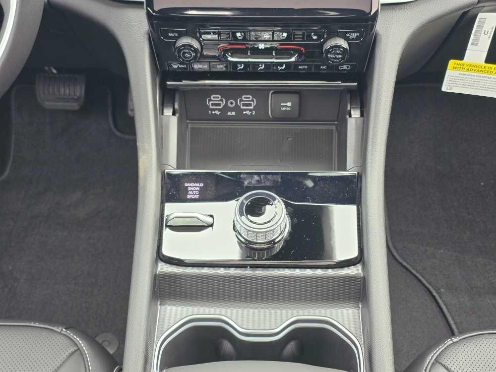 new 2025 Jeep Grand Cherokee car, priced at $49,995