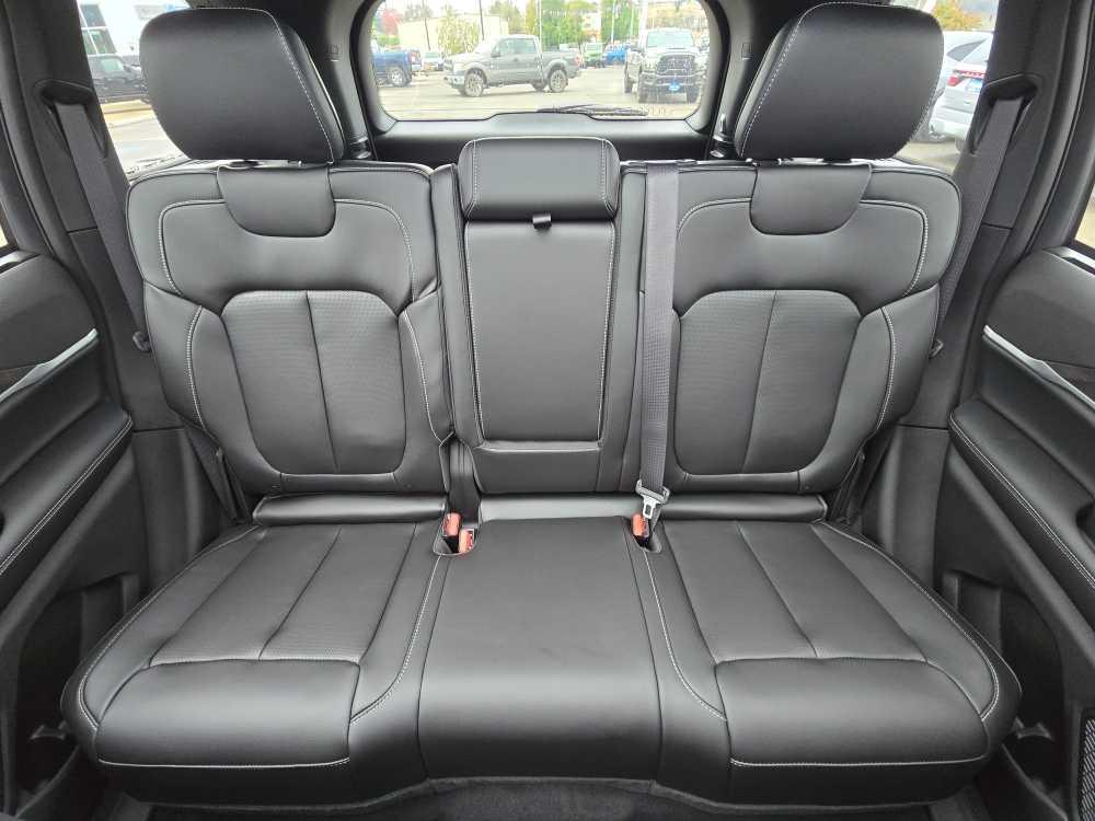 new 2025 Jeep Grand Cherokee car, priced at $49,995