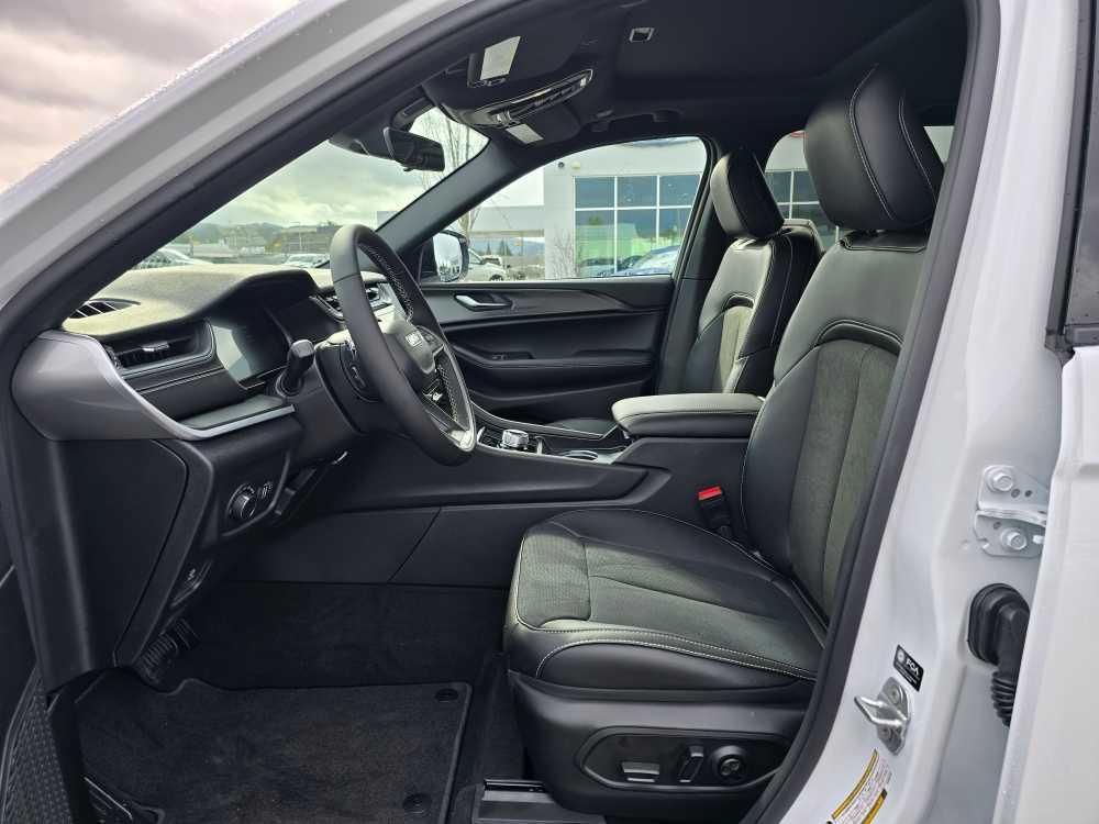 new 2025 Jeep Grand Cherokee car, priced at $40,495