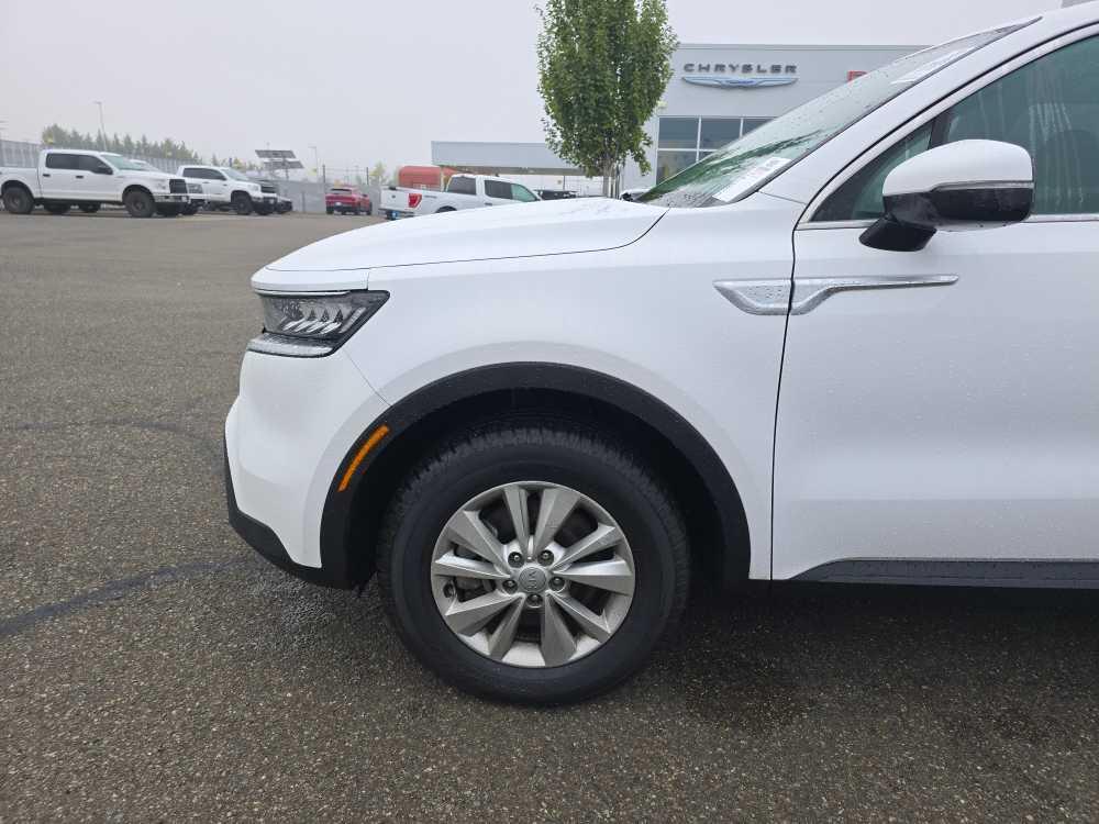 used 2023 Kia Sorento car, priced at $24,245