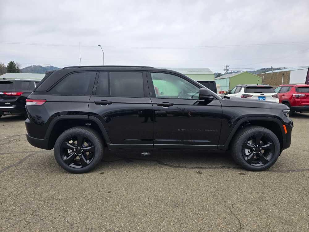 new 2025 Jeep Grand Cherokee car, priced at $46,495