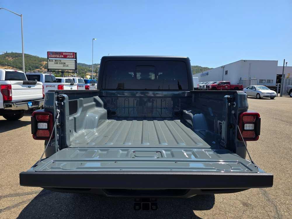 new 2025 Jeep Gladiator car, priced at $44,995