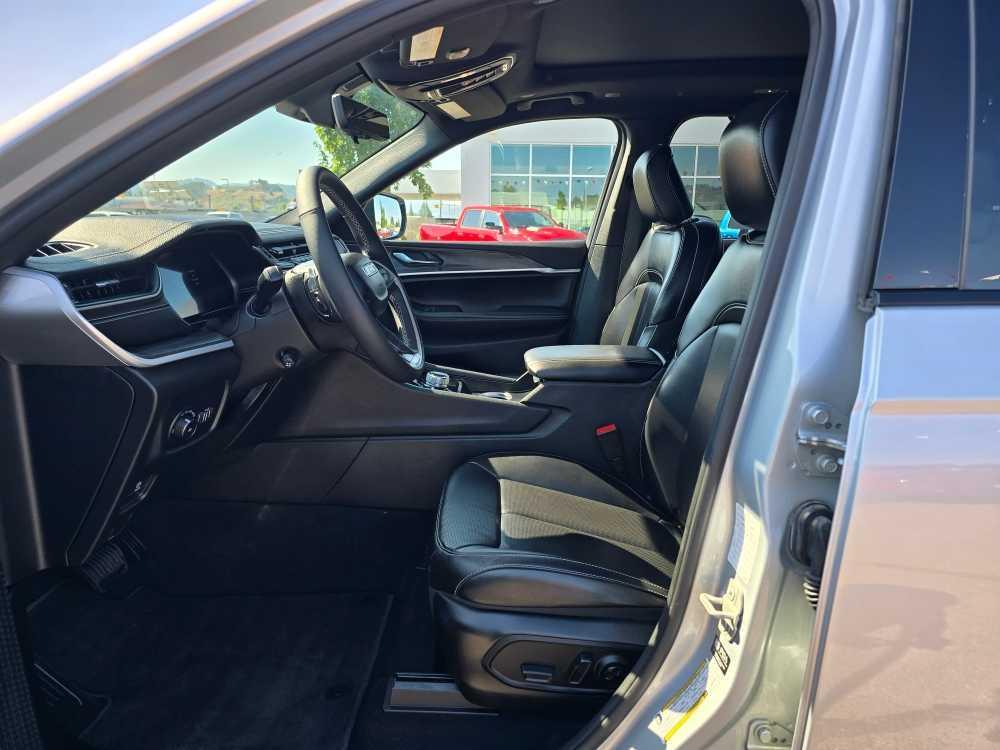 used 2024 Jeep Grand Cherokee L car, priced at $39,495