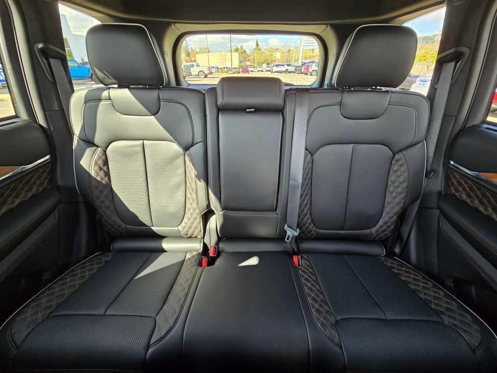 new 2025 Jeep Grand Cherokee car, priced at $61,995