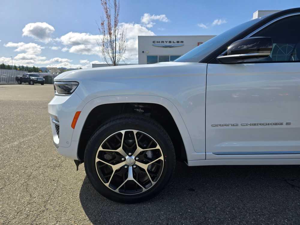 new 2025 Jeep Grand Cherokee car, priced at $61,995