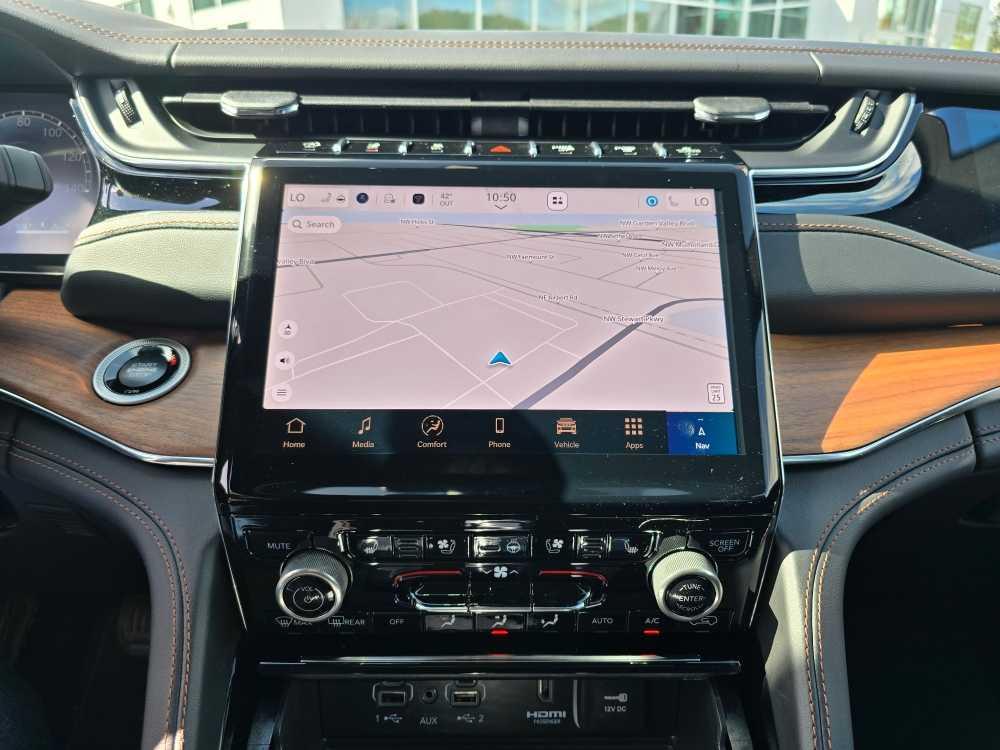new 2025 Jeep Grand Cherokee car, priced at $61,995