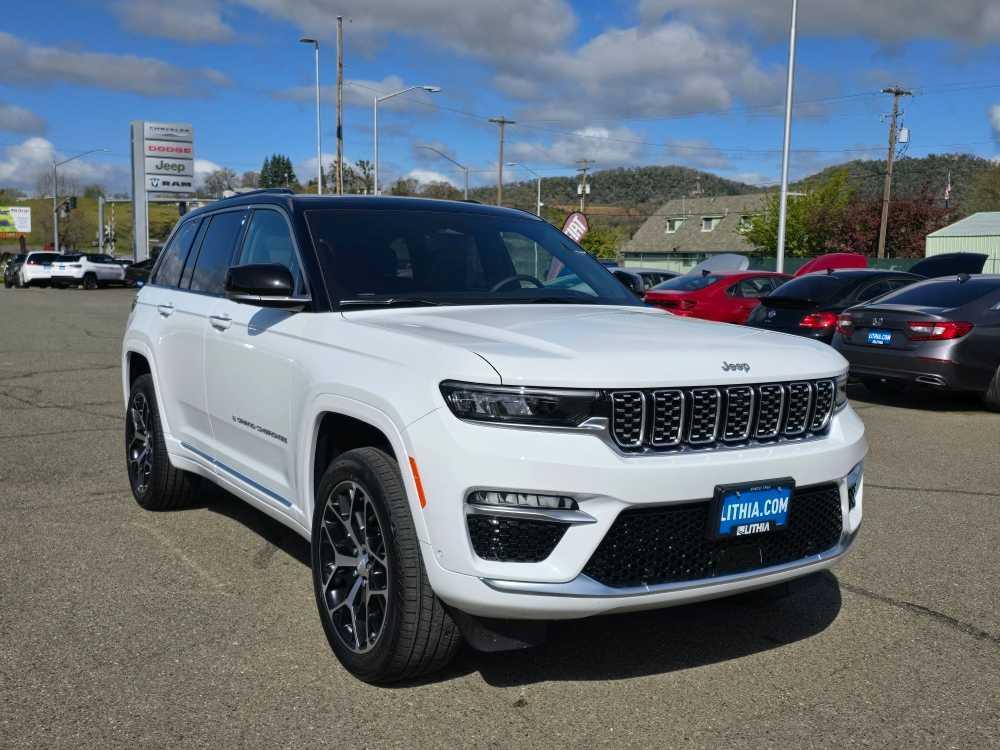 new 2025 Jeep Grand Cherokee car, priced at $61,995