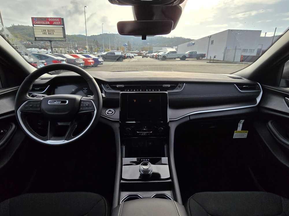 new 2025 Jeep Grand Cherokee L car, priced at $41,495
