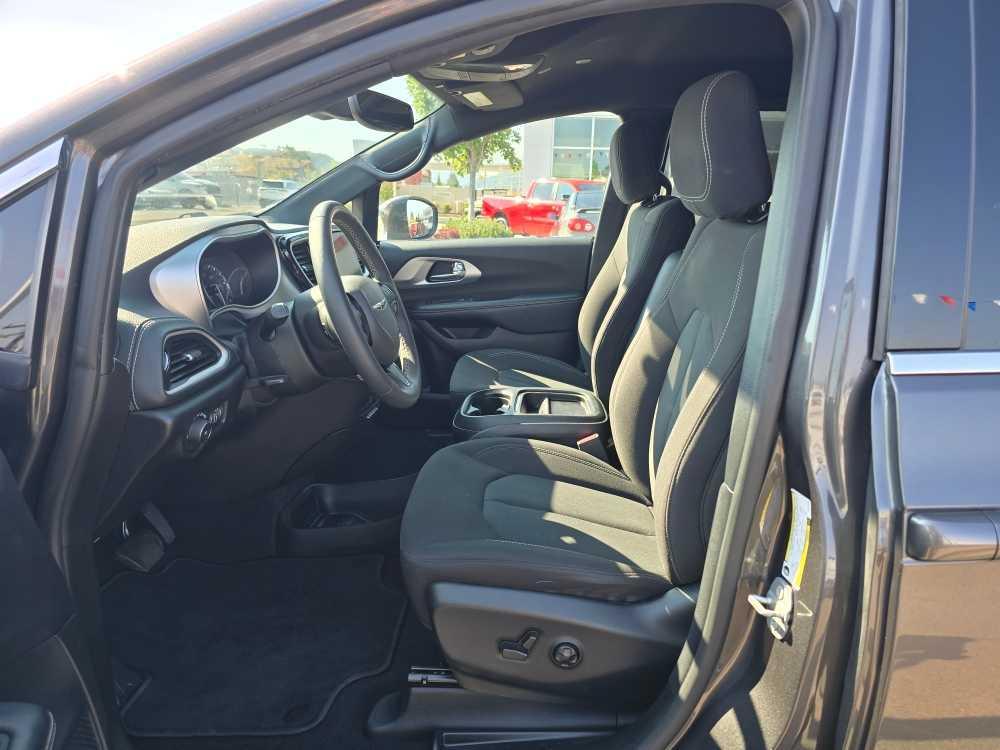 used 2022 Chrysler Pacifica car, priced at $25,495