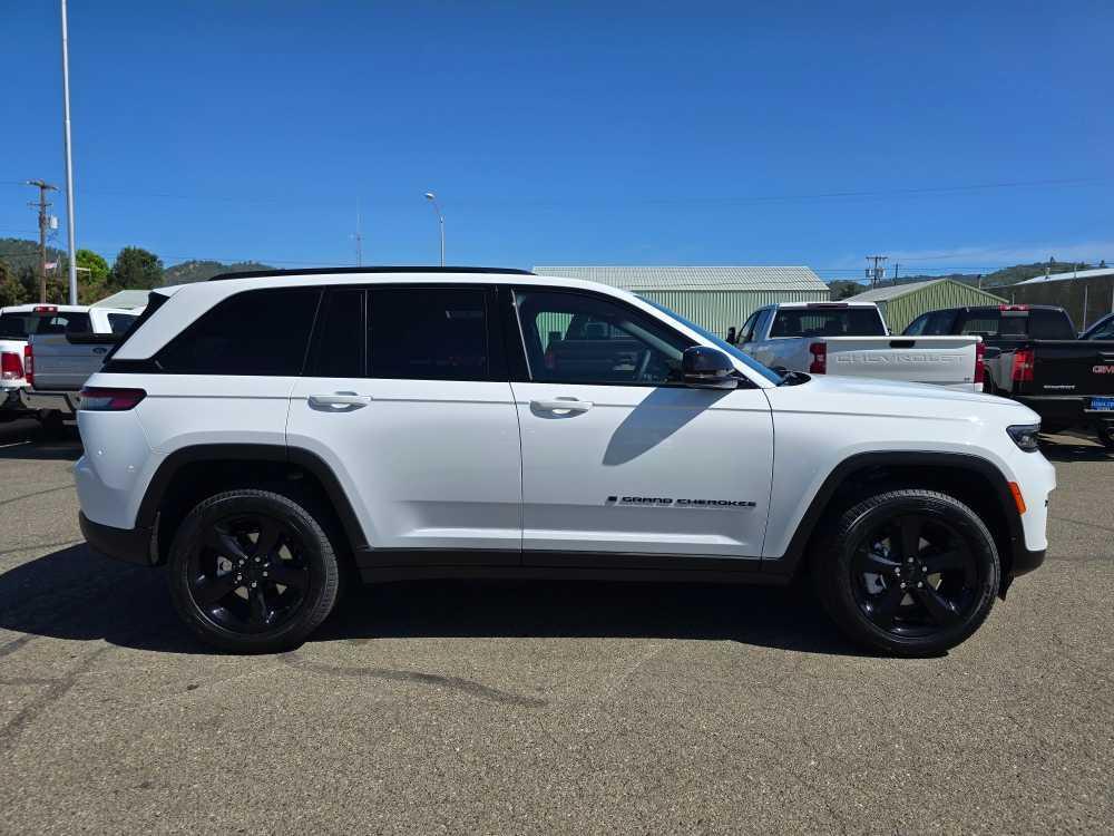 new 2025 Jeep Grand Cherokee car, priced at $50,495