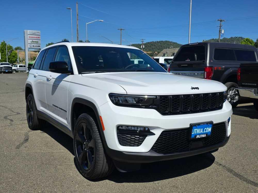 new 2025 Jeep Grand Cherokee car, priced at $50,495