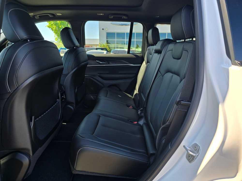 new 2025 Jeep Grand Cherokee car, priced at $50,495
