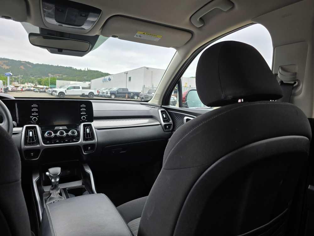 used 2022 Kia Sorento car, priced at $22,995
