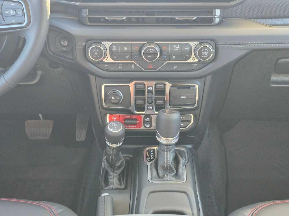 new 2025 Jeep Gladiator car, priced at $48,995