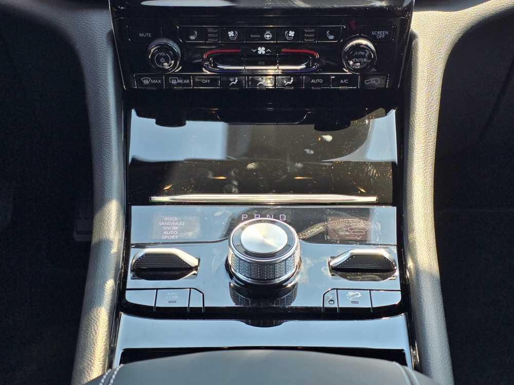 new 2025 Jeep Grand Cherokee car, priced at $57,995