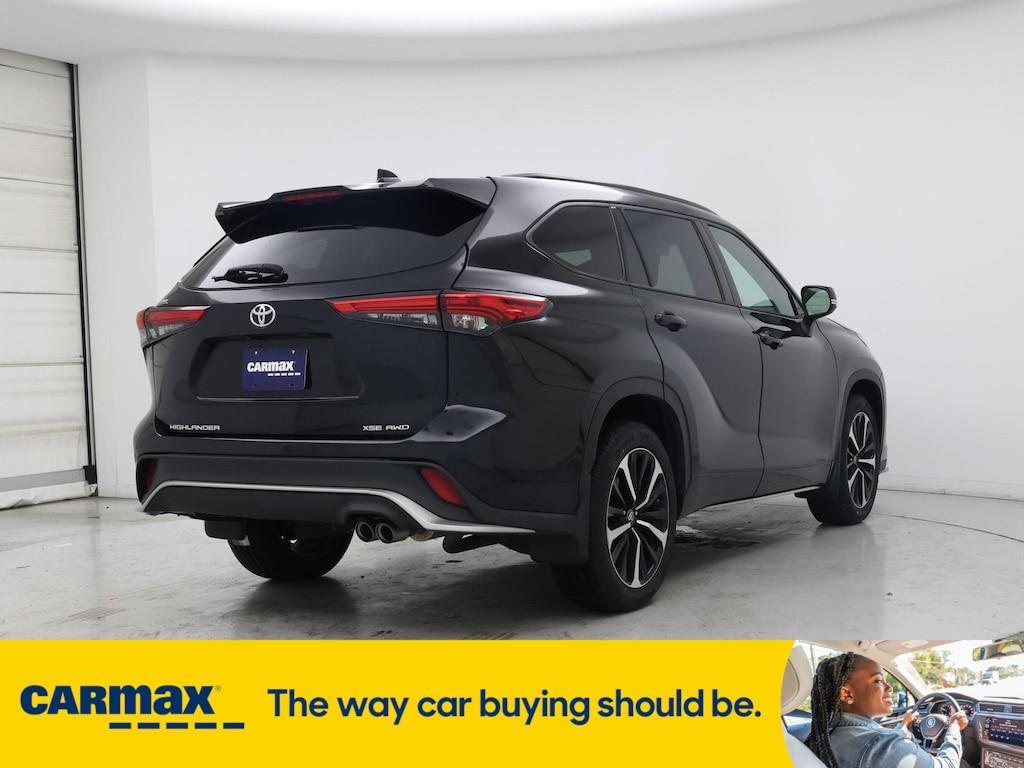used 2021 Toyota Highlander car, priced at $34,998